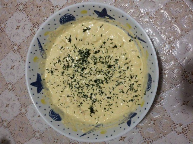 Салат из яиц с луком-пореем и горчицей