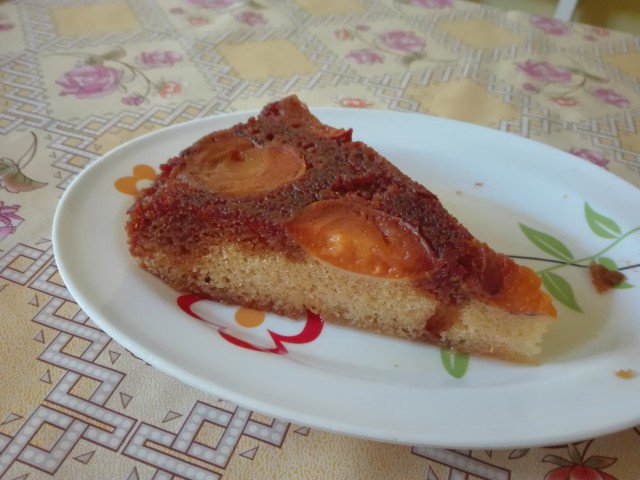 Карамельный пирог с абрикосами