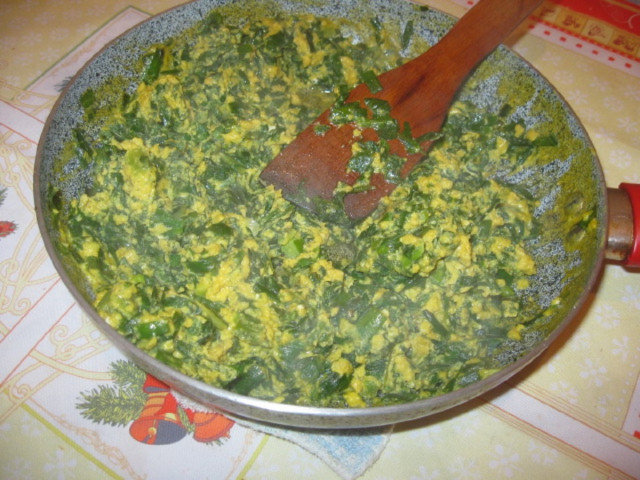 Яйца с зеленым луком