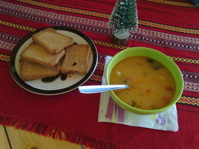 Суп со свининой, овощами и рисом