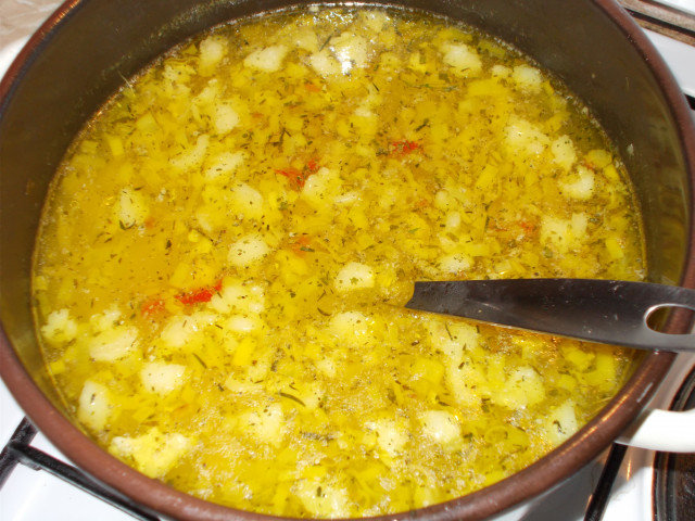 Густой куриный суп с рисом и луком-пореем