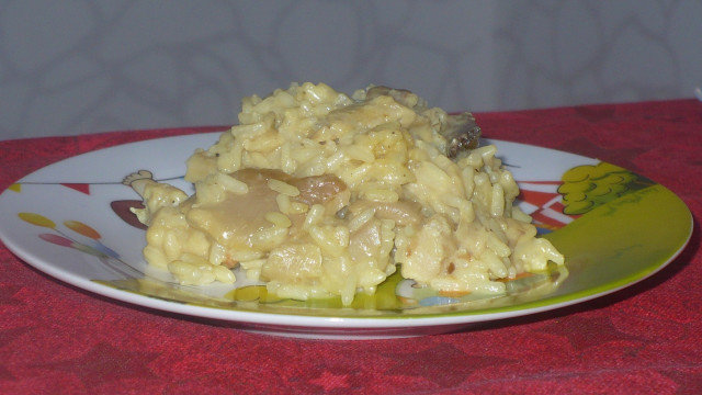 Куриное мясо с рисом и грибами