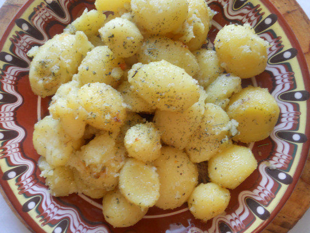 Гарнир из чесночной картошки