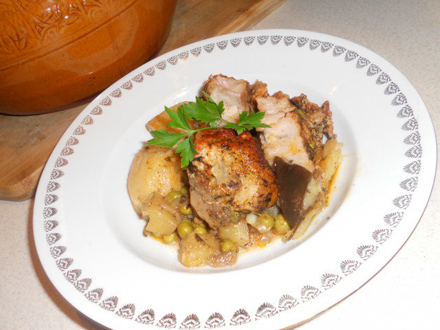 Гювеч с тремя видами мяса