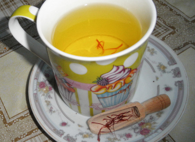 Шафрановый чай для здоровых глаз