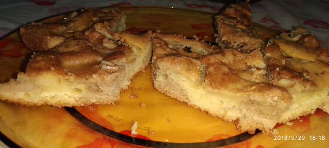 Лохматый пирог с яблоками