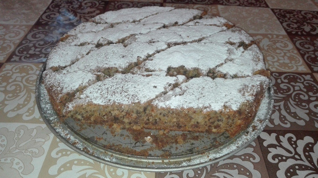 Пирог с тыквой, грецкими орехами и корицей