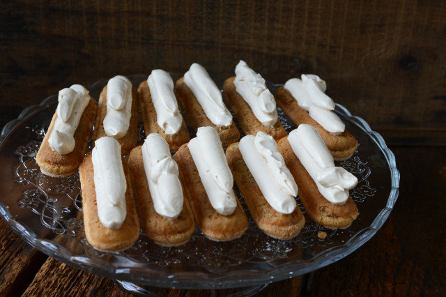 Пирожные с печеньем Дамские пальчики и сметанным кремом