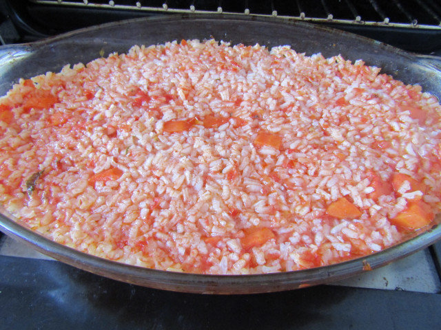 Постный рис с помидорами