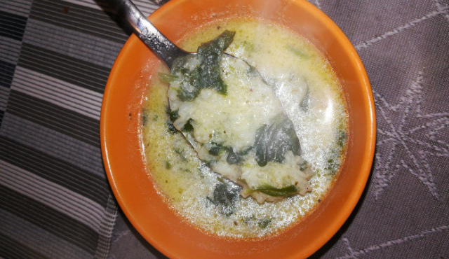Классический суп из шпината