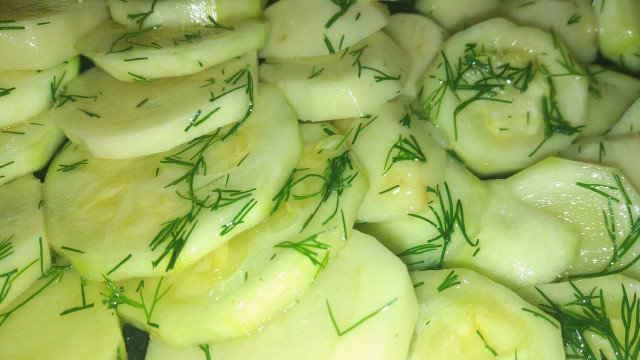 Картофель, запеченный с кабачками