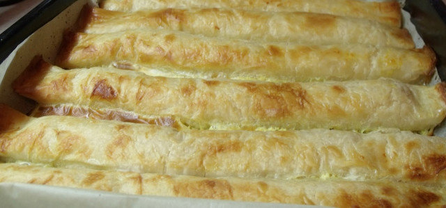 Маленькие банички с брынзой
