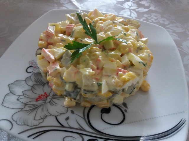 Яичный салат с крабовыми палочками