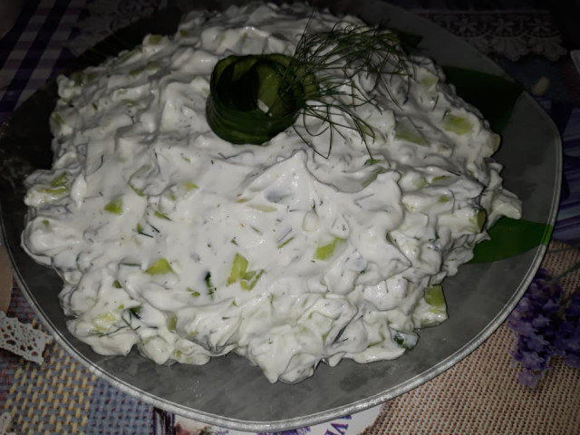 Молочный салат по-турецки