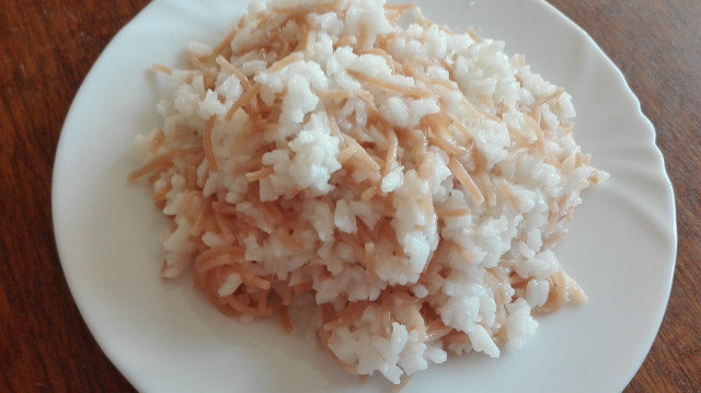 Рис с обжаренной вермишелью