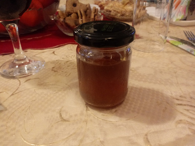 Сосновый мед (мед из сосновых почек)