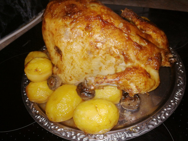 Классический рецепт курицы с начинкой из риса и грибов