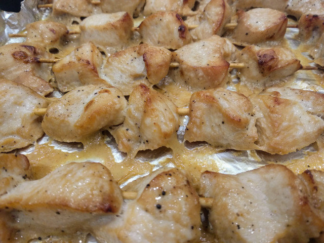 Нежный куриный шашлык с молоком в духовке