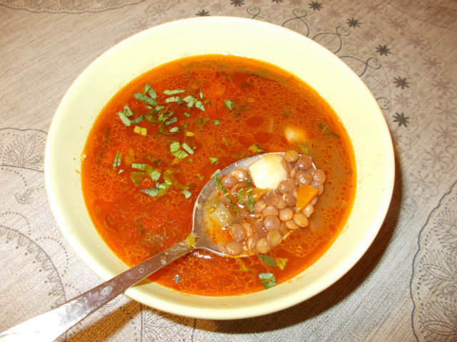 Наваристый чечевичный суп