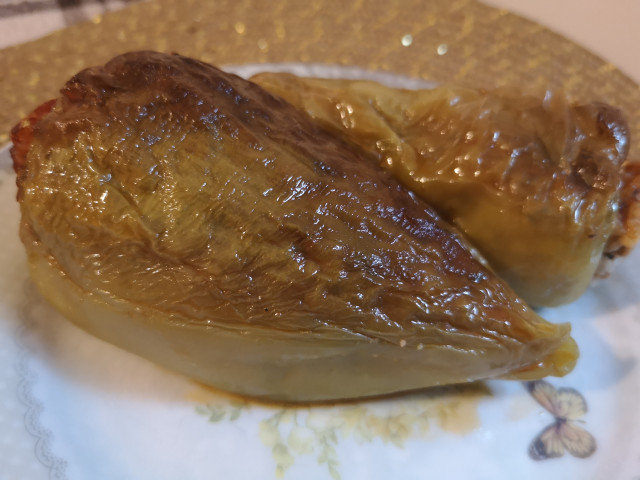 Постные фаршированные перцы с булгуром и изюмом