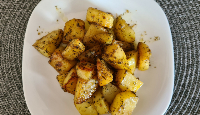 Картофель со специями и сливочным маслом