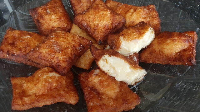 Жареные слойки с начинкой