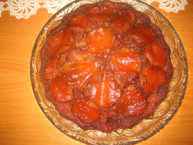 Перевернутый пирог с компотом из абрикосов