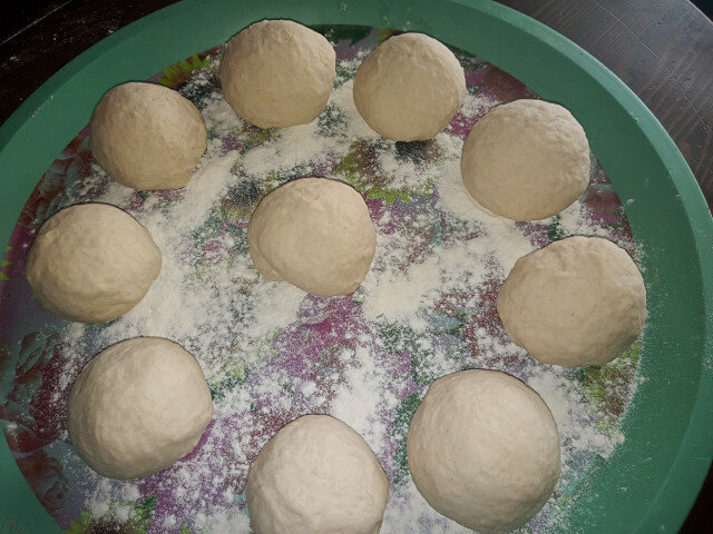 Раскатанная баница с брынзой и сыром