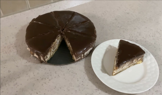 Шоколадный торт с печеньем дамские пальчики