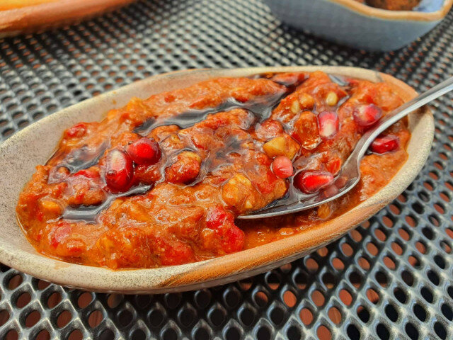 Мухаммара - арабская закуска с печеным сладким перцем и грецкими орехами