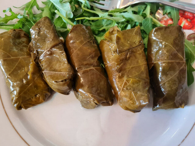 Долма с булгуром и изюмом