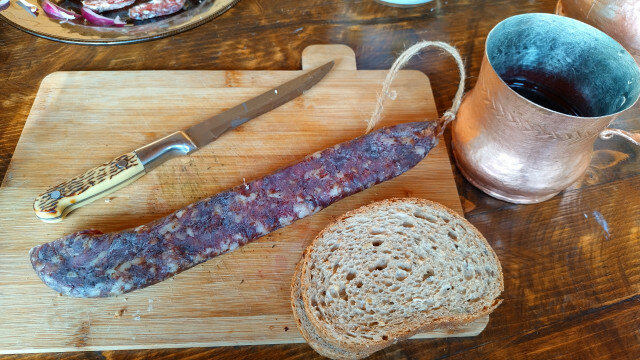 Деревенский суджук - болгарская сушеная колбаса
