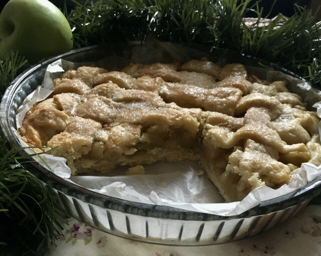 Праздничный яблочный пирог