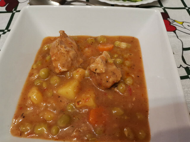 Свинина с горошком и картофелем