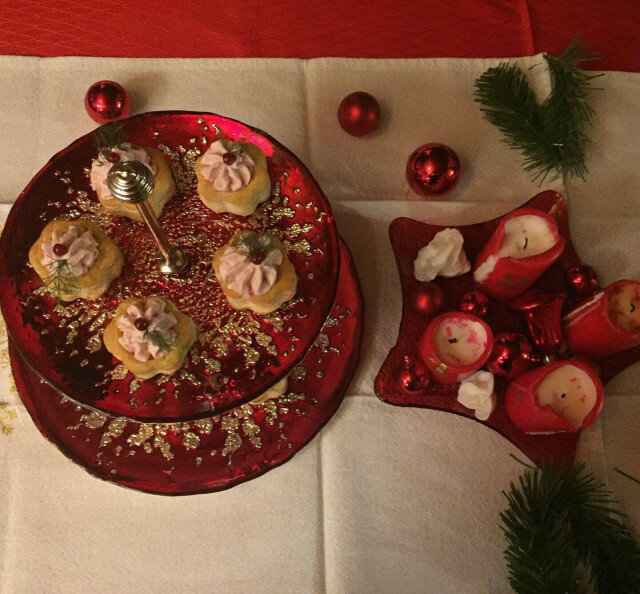 Вкусная закуска для гостей из слоеного теста