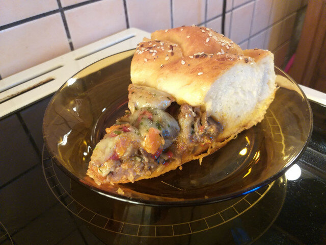 Пирог Разбойничий колпак с мясом и овощами