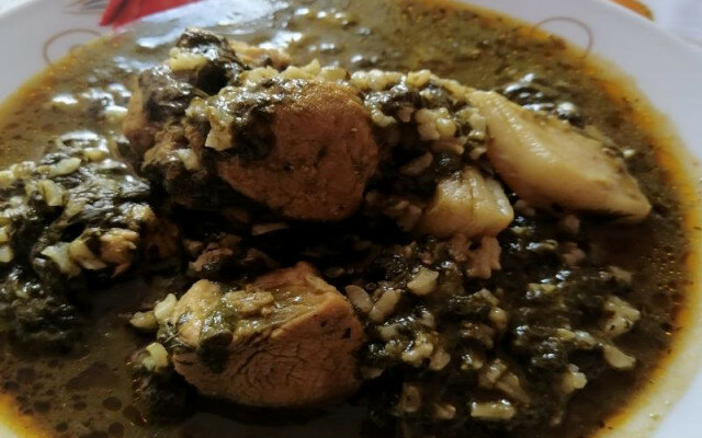 Свинина со щавелем и рисом