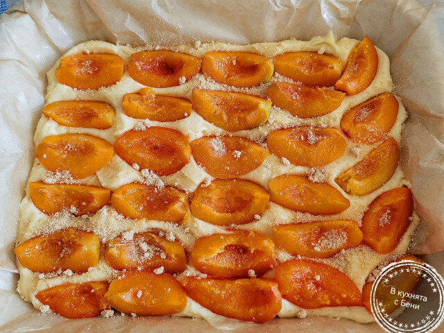 Масляный пирог с абрикосами