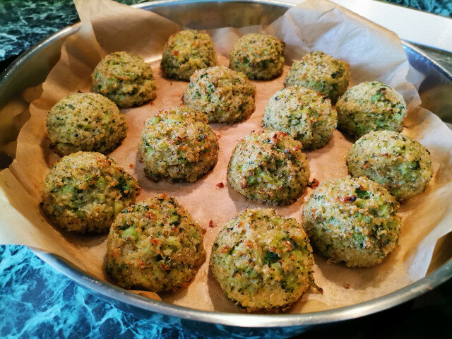 Котлеты из киноа и брокколи