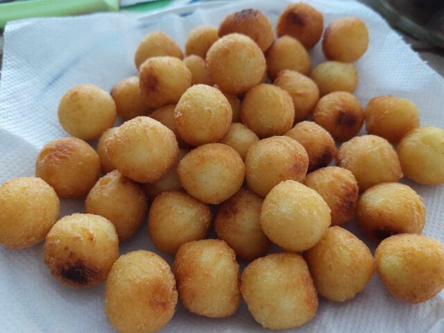 Жареные шарики из картофельного пюре