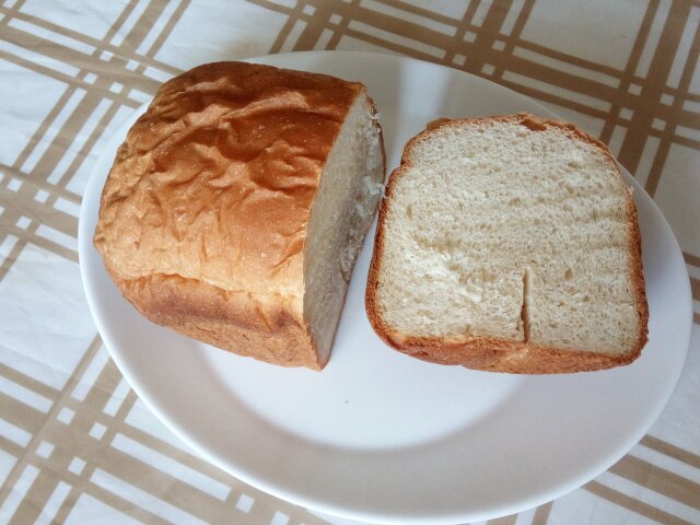 Пышный белый хлеб в хлебопечке